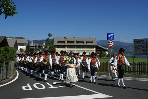 Einmarsch zum Festplatz